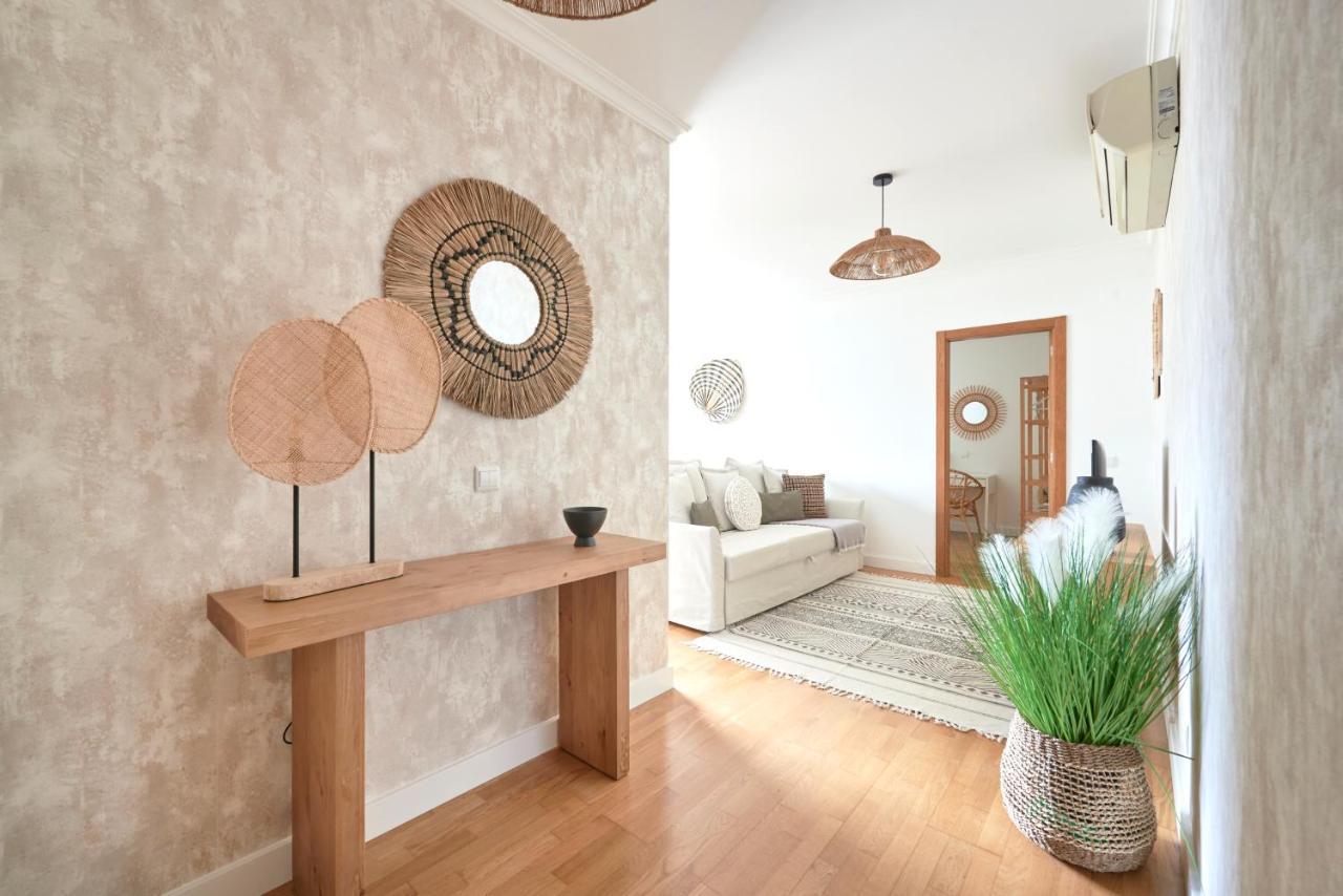 Apartment With Private Terrace & Car Garage ลิสบอน ภายนอก รูปภาพ