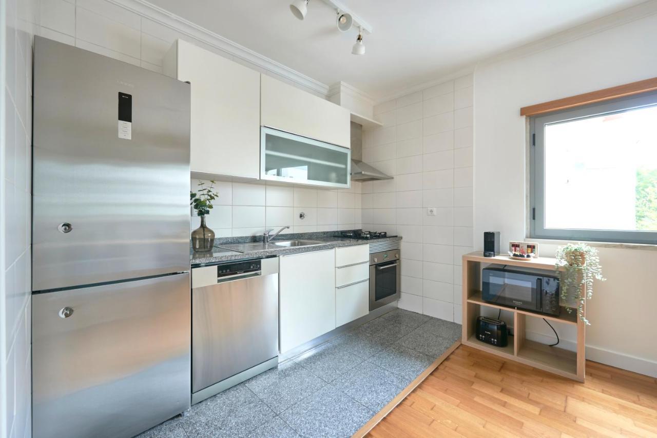 Apartment With Private Terrace & Car Garage ลิสบอน ภายนอก รูปภาพ