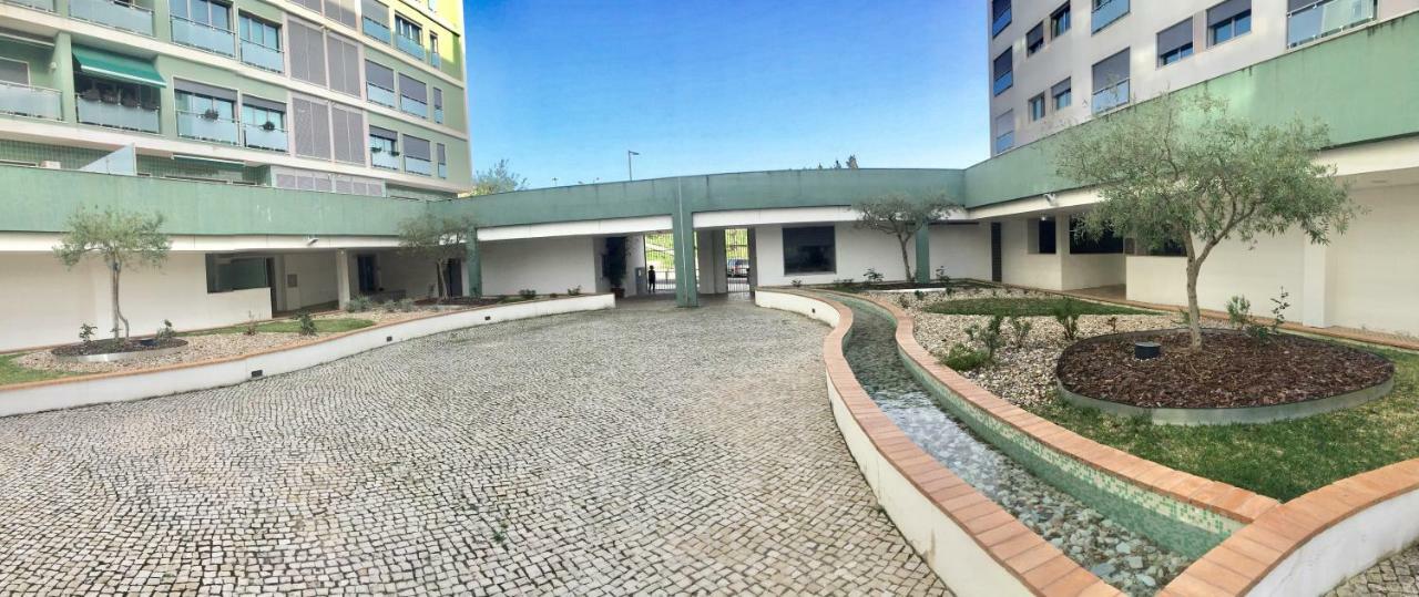 Apartment With Private Terrace & Car Garage ลิสบอน ภายนอก รูปภาพ